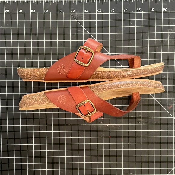 Yokono Brown Sandals - Picture 5 of 6